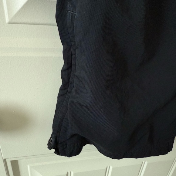 Men’s Black Under Armour Pants - Picture 3 of 6